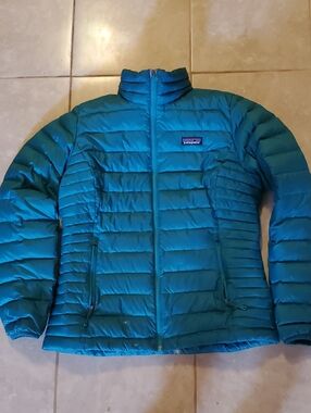 Patagonia Women's Teal Quilted Down Puffer Jacket